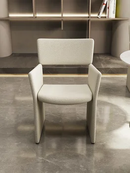 High-end bútorok, olasz stílus, világos luxus, egyszerű posztmodern szövet, tömörfa étkező székek, tárgyalási székek